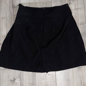 Black side zip up shorts